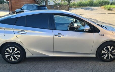 Toyota Prius IV XW50, 2016 год, 1 850 000 рублей, 26 фотография