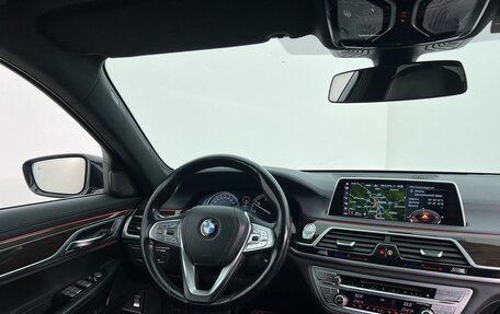 BMW 7 серия, 2017 год, 2 450 000 рублей, 12 фотография