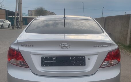 Hyundai Solaris II рестайлинг, 2011 год, 860 000 рублей, 4 фотография