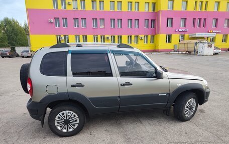 Chevrolet Niva I рестайлинг, 2012 год, 415 000 рублей, 3 фотография