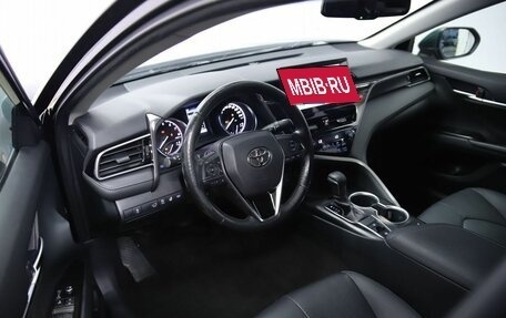 Toyota Camry, 2021 год, 2 190 000 рублей, 10 фотография