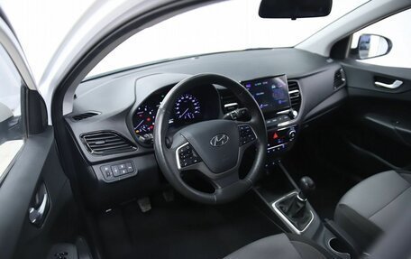 Hyundai Solaris II рестайлинг, 2021 год, 1 630 000 рублей, 10 фотография