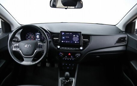 Hyundai Solaris II рестайлинг, 2021 год, 1 630 000 рублей, 12 фотография
