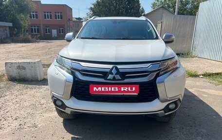 Mitsubishi Pajero Sport III рестайлинг, 2017 год, 2 100 000 рублей, 2 фотография