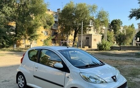 Peugeot 107 I рестайлинг, 2010 год, 410 000 рублей, 1 фотография