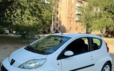 Peugeot 107 I рестайлинг, 2010 год, 410 000 рублей, 2 фотография