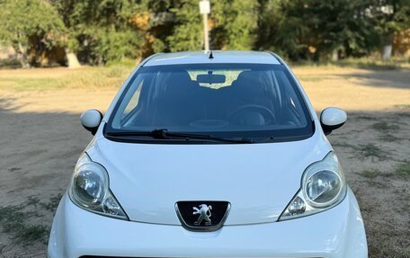 Peugeot 107 I рестайлинг, 2010 год, 410 000 рублей, 3 фотография
