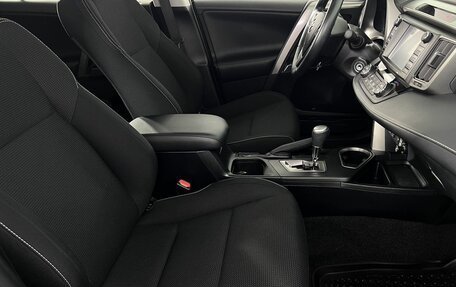 Toyota RAV4, 2017 год, 2 735 000 рублей, 12 фотография