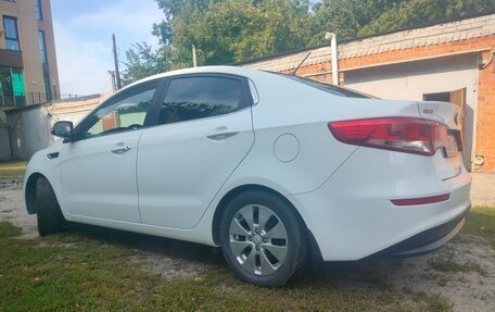 KIA Rio III рестайлинг, 2015 год, 950 000 рублей, 4 фотография