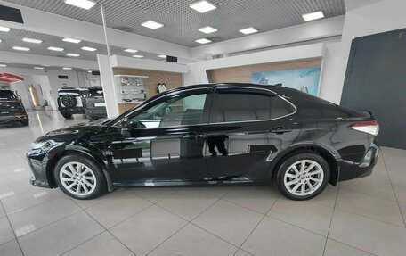 Toyota Camry, 2021 год, 2 850 000 рублей, 8 фотография