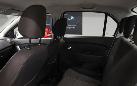 Renault Logan II, 2019 год, 925 000 рублей, 10 фотография