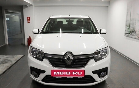 Renault Logan II, 2019 год, 925 000 рублей, 2 фотография