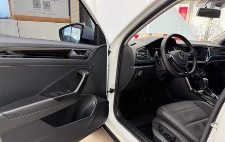 Volkswagen T-Roc I, 2022 год, 1 249 000 рублей, 12 фотография