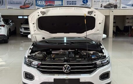 Volkswagen T-Roc I, 2022 год, 1 249 000 рублей, 18 фотография