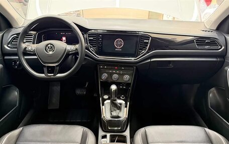 Volkswagen T-Roc I, 2022 год, 1 249 000 рублей, 8 фотография