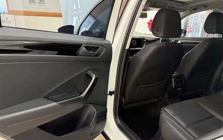 Volkswagen T-Roc I, 2022 год, 1 249 000 рублей, 22 фотография