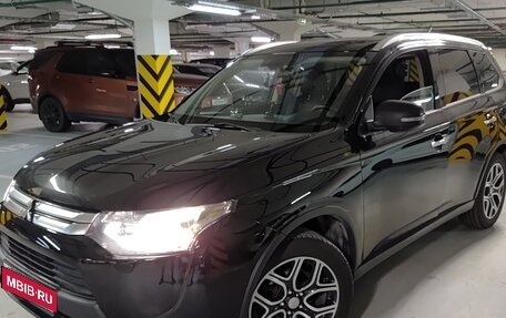 Mitsubishi Outlander III рестайлинг 3, 2014 год, 1 790 000 рублей, 1 фотография