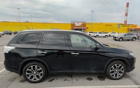 Mitsubishi Outlander III рестайлинг 3, 2014 год, 1 790 000 рублей, 4 фотография