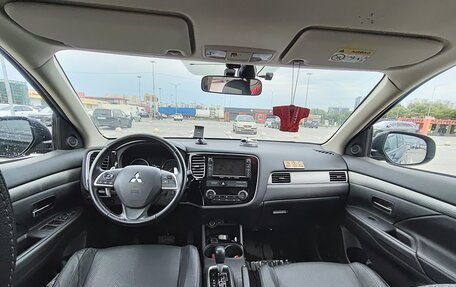 Mitsubishi Outlander III рестайлинг 3, 2014 год, 1 790 000 рублей, 24 фотография