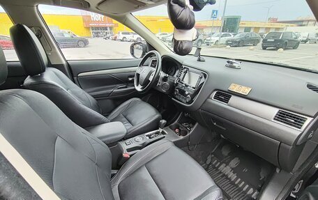 Mitsubishi Outlander III рестайлинг 3, 2014 год, 1 790 000 рублей, 25 фотография