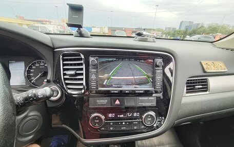 Mitsubishi Outlander III рестайлинг 3, 2014 год, 1 790 000 рублей, 27 фотография