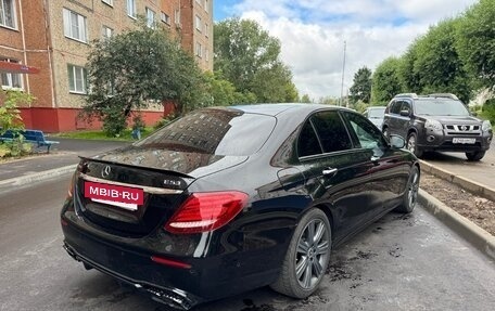 Mercedes-Benz E-Класс, 2019 год, 3 100 000 рублей, 5 фотография