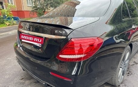 Mercedes-Benz E-Класс, 2019 год, 3 100 000 рублей, 4 фотография