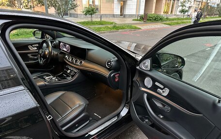 Mercedes-Benz E-Класс, 2019 год, 3 100 000 рублей, 14 фотография