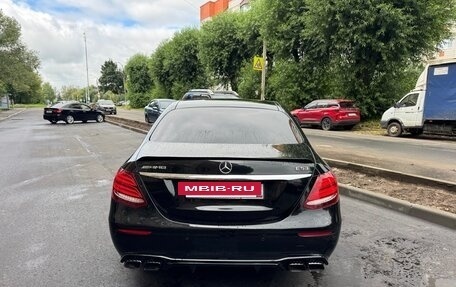 Mercedes-Benz E-Класс, 2019 год, 3 100 000 рублей, 6 фотография