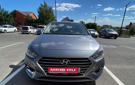 Hyundai Solaris II рестайлинг, 2018 год, 1 450 000 рублей, 1 фотография