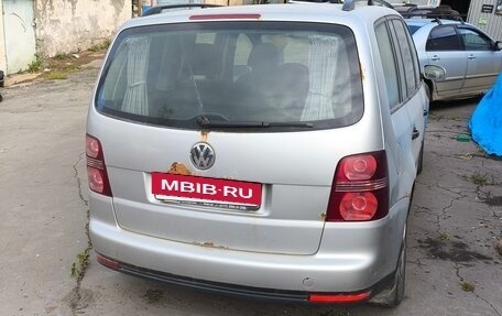 Volkswagen Touran III, 2007 год, 370 000 рублей, 4 фотография