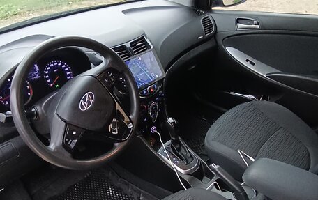 Hyundai Solaris II рестайлинг, 2015 год, 1 200 000 рублей, 10 фотография