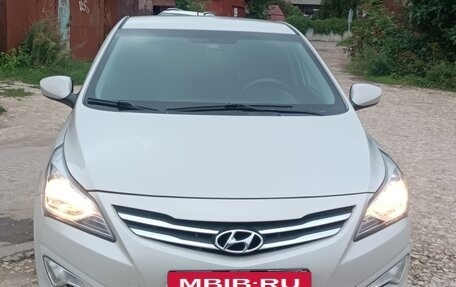 Hyundai Solaris II рестайлинг, 2015 год, 1 200 000 рублей, 3 фотография