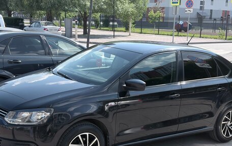 Volkswagen Polo VI (EU Market), 2013 год, 690 000 рублей, 2 фотография