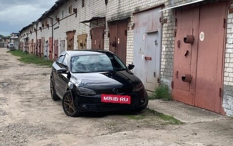 Volkswagen Jetta VI, 2013 год, 1 100 000 рублей, 2 фотография