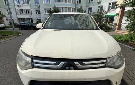 Mitsubishi Outlander III рестайлинг 3, 2012 год, 750 000 рублей, 6 фотография