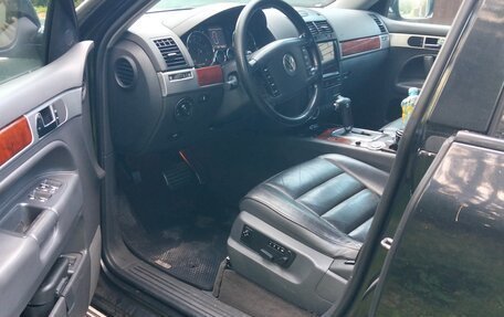 Volkswagen Touareg III, 2003 год, 400 000 рублей, 5 фотография