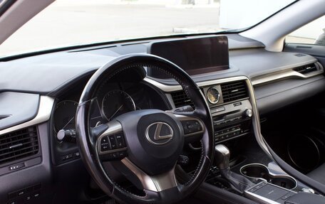 Lexus RX IV рестайлинг, 2021 год, 6 300 000 рублей, 12 фотография