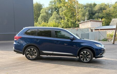 Mitsubishi Outlander III рестайлинг 3, 2015 год, 1 800 000 рублей, 3 фотография