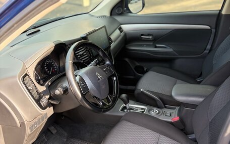 Mitsubishi Outlander III рестайлинг 3, 2015 год, 1 800 000 рублей, 12 фотография