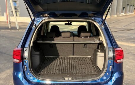 Mitsubishi Outlander III рестайлинг 3, 2015 год, 1 800 000 рублей, 7 фотография