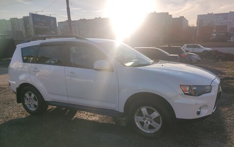 Mitsubishi Outlander III рестайлинг 3, 2011 год, 899 000 рублей, 6 фотография