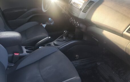 Mitsubishi Outlander III рестайлинг 3, 2011 год, 899 000 рублей, 4 фотография