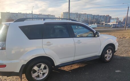 Mitsubishi Outlander III рестайлинг 3, 2011 год, 899 000 рублей, 7 фотография