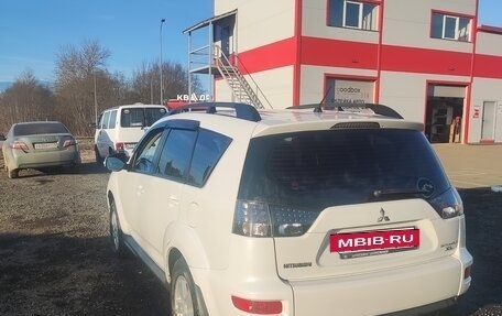 Mitsubishi Outlander III рестайлинг 3, 2011 год, 899 000 рублей, 9 фотография