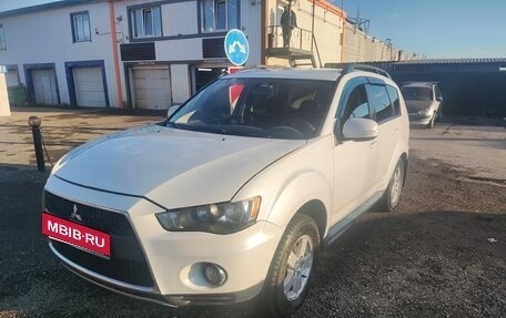 Mitsubishi Outlander III рестайлинг 3, 2011 год, 899 000 рублей, 12 фотография