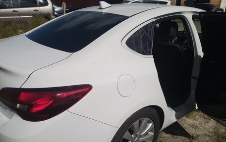 Opel Astra J, 2014 год, 400 000 рублей, 13 фотография