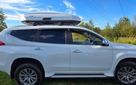 Mitsubishi Pajero Sport III рестайлинг, 2018 год, 2 900 000 рублей, 3 фотография