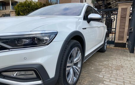 Volkswagen Passat B8 рестайлинг, 2019 год, 3 500 000 рублей, 2 фотография