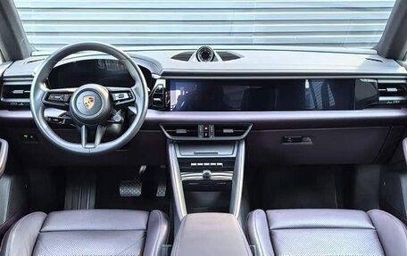 Porsche Macan, 2025 год, 12 560 000 рублей, 10 фотография